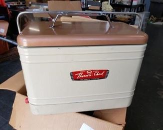 Very Rare Almost Mint Condition in Original box Knapp Monarch Therm-A-Chest $350