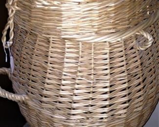Large lidded basket