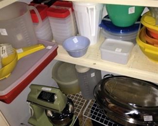  Tupperware and other kitchen selections