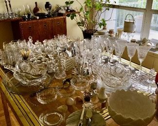 Buffet walnut by Drexel Milo Baughman Table Crystal