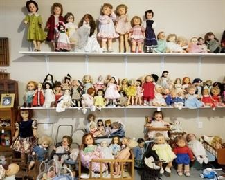 So. Many. Dolls.