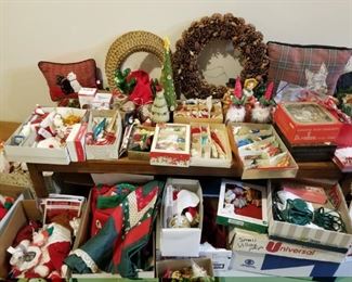 Christmas Ornaments / Wreaths / Decor