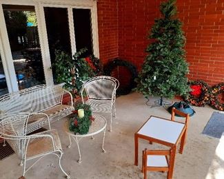 Woodard "daisy" patio set, Christmas tree, wreaths