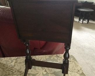Vintage sewing stand 