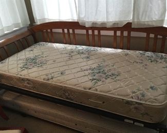 Pine sleigh trundle bed 