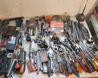 over  1000 hand tools.   Cornwell,  Snap on, Mac, Craftsman,  Plumb, Klein, Beard, Crescent, Keen Kutter Simmons.

