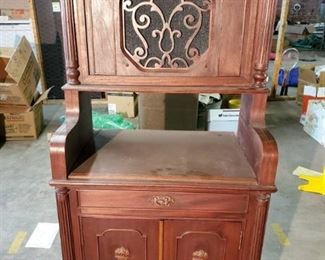 Vintage Speaker Cabinet with RADIO SHACK REALISTIC Speaker. and Multi Strip Outlet