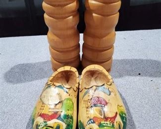 Lot of Wooden Salt and Pepper Shaker and Confiserie Cafe Kroll Wooden Panited Shoes