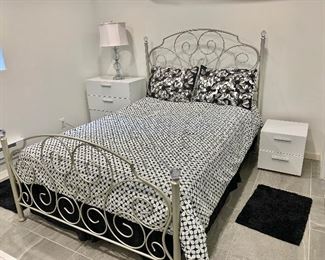 $250  Double or full  sized bed  with mattress