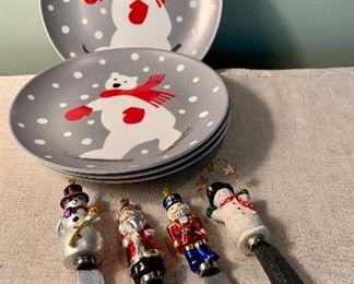 Crate & Barrel Christmas Plates & Spreaders: $16
