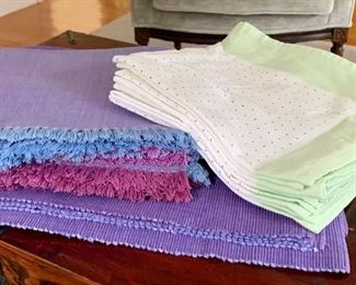 Lot of (12) Crate & Barrel Placemats & Napkins: $16