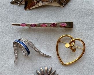 Jewelry 19: Lot of 5 Pins: $30