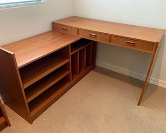 048b Danish MidCentury Desk