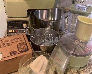 104k Oster Regency Kitchen Center Avocado