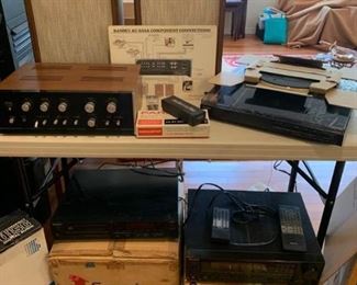 113l Sansui Au555a Integrated Amplifier, KLH Audio Speakers