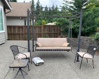 117p Patio Furniture