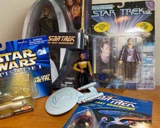 153Star Trek  Star Wars Action Figures