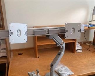 162Human Scale Monitor Arm