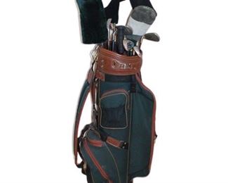 Lot 321
10 Piece Right Handed Golf Club Set & Bag