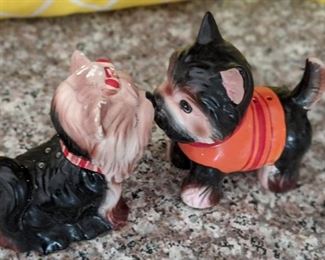 Kissing Dogs Salt and Pepper