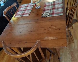 Drop-leaf Dinning Table w/ 6 Chairs