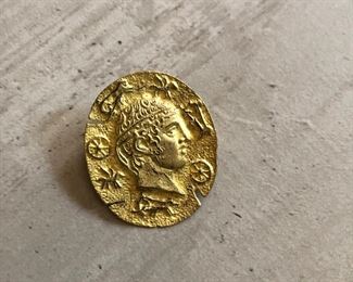 Roman gold brooche...