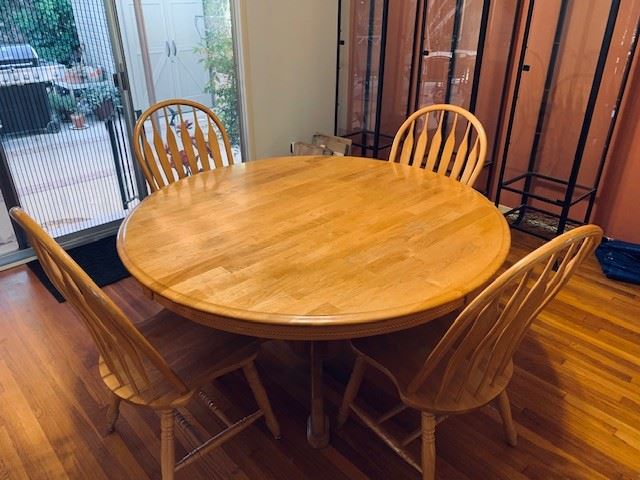 Kitchen table w chairs: $400 or best offer.