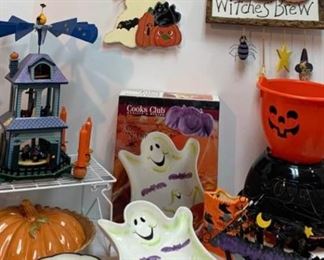 BOOOO Halloween Decor