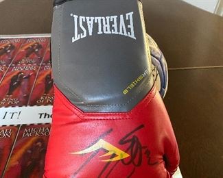 Silvester Stalone signed glove