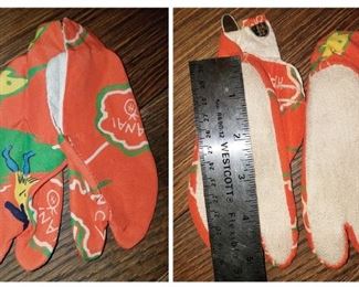 Vintage child slippers Hawaii fabric $5. Now $2.50