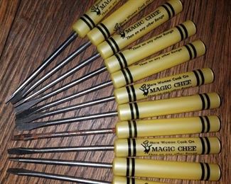 Vintage Magic Chef - 11 advertising screwdrivers $10 all. Now $5 all