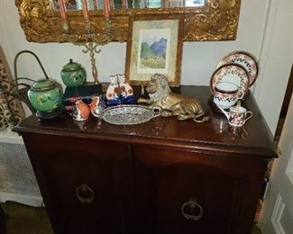 Assorted Decorative Contents 