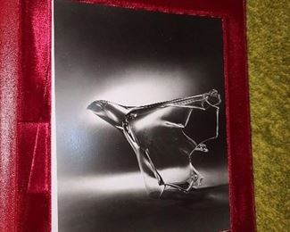 ORIGINAL STEUBEN GLASS "THE FLYING EAGLE" WITH ORIGINAL CERTIFICATE OF AUTHENTICITY & NEWSPAPER AD 