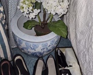 MASSIVE DESIGNER CLOTHING, SHOES, HANDBAGS, & ACCESSORY COLLECTION (MIXED VINTAGE & CONTEMPORARY) 