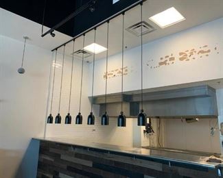 8 decorative heat lamps
Hatco model DL-400