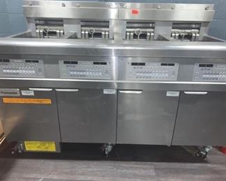 2017 4 bay fryer with built in oil filtration
Frymaster model FPEL414CA