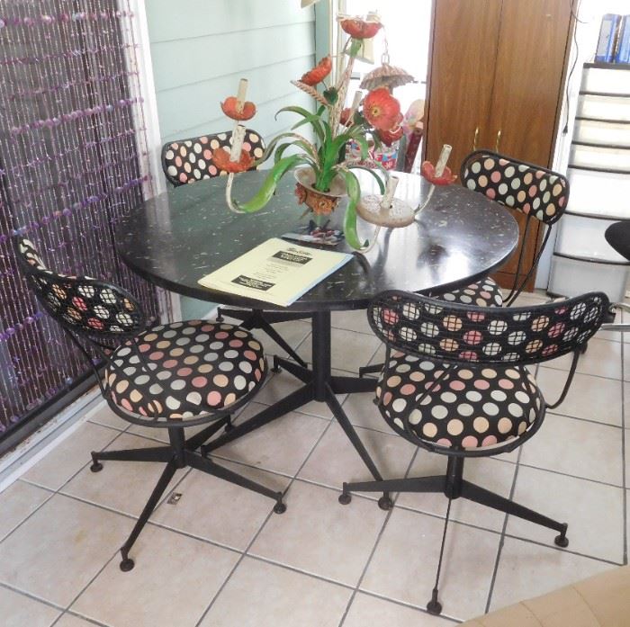 Breakfast Table and Chairs