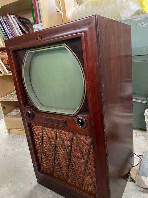 1950's Emerson TV Console - works!   
