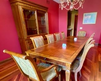 Lot 1501 Asking $4,250.00 Ethan Allen Townhouse Dining Table