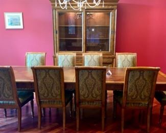 Lot 1501 Asking $4,250.00 Ethan Allen Townhouse Dining Room Set