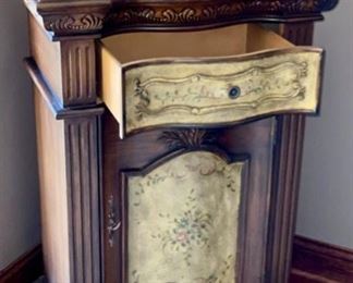 Lot 1511 $125.00. Single Drawer