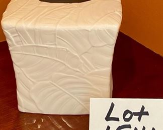 Lot 1541 $ 30.00 2 Pc Lot. Like New Island Mist Tissue Cover in White and Island Mist Waste Basket from Linens N Things. Tissue: 6" H x 6.5" W. Basket 9" H x 8.5" Diameter i
