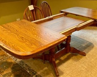 Lot 1564 $275.00. Shows Leaf Storage under Table top.