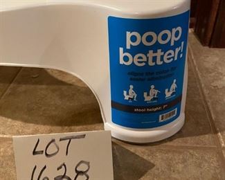 Lot 1628. Asking $12. What self-respecting estate sale doesn't try to sell a Squatty Potty? What more can we say, lol. Still, don't knock it if you haven't tried it! Sanitized.