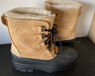 Lot 1684. $18.00. Pair of Kamika Snow Boots SZ 8, made in Canada