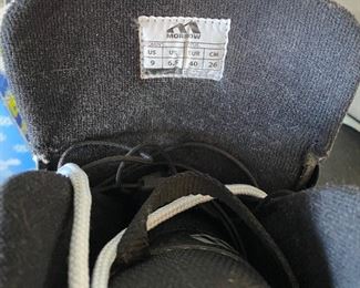 Lot 1690. $75.00. Morrow Size 9 US Snowboard Boots