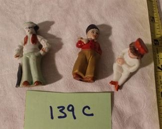 139C: Three small figurines $6.00