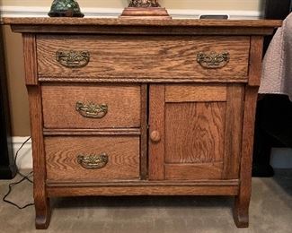 Antique wash stand/night stand 