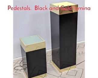 Lot 1192 2pcs Light up Display Pedestals. Black and Gold lamina