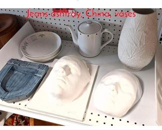 Lot 1447 White profile ceramic lot, Jeans ashtray, China, vases